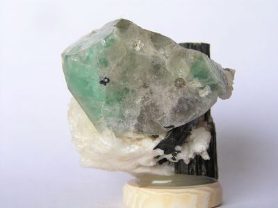 Verdelit, fluorit - Stak Nala, Haramosh Mts., Skadu, Pákistán